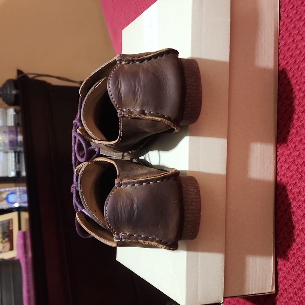 Clarks - Picture 8 of 9
